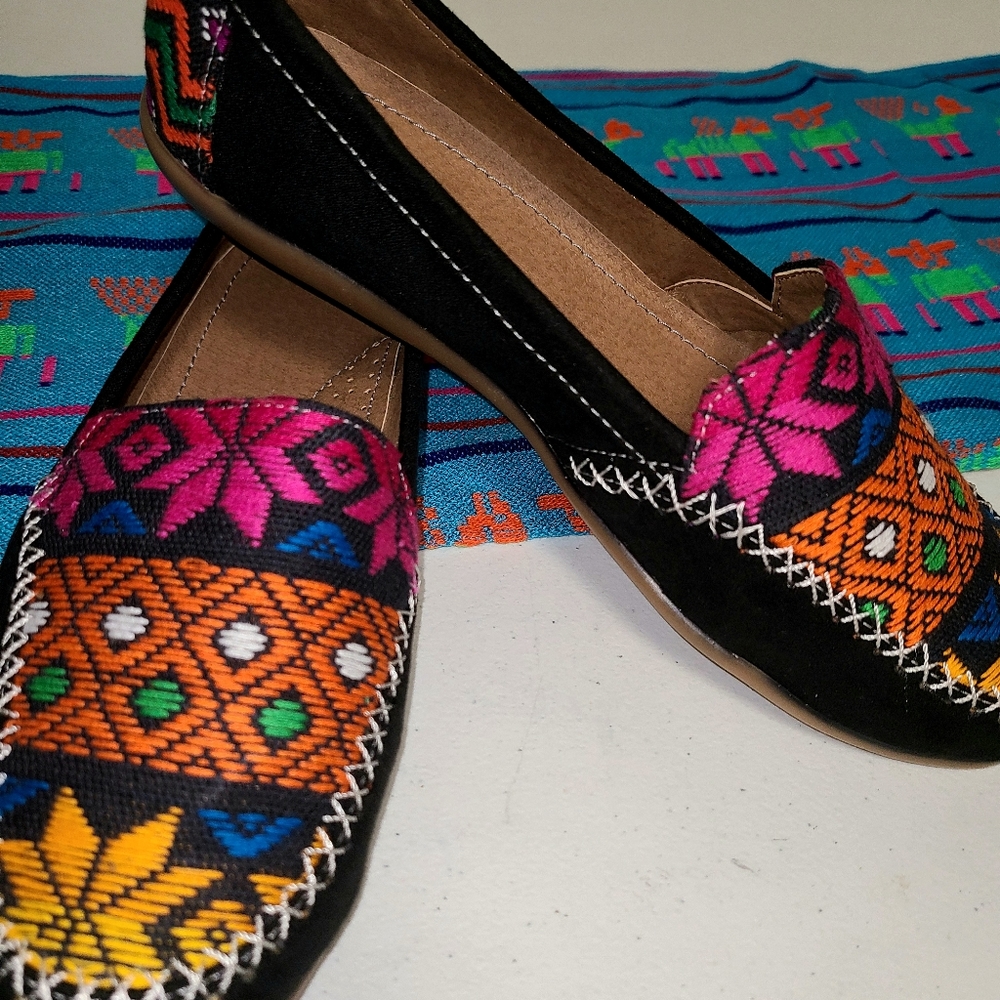 Guatemalan Huipil Women's Loafers